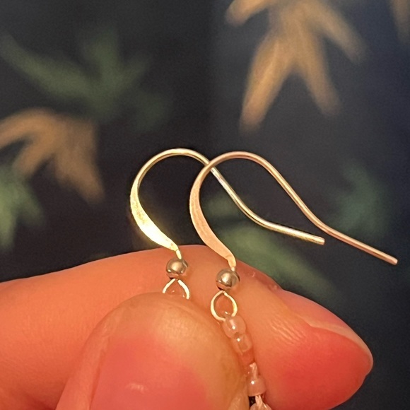 Pink iridescent Beaded Earrings - Picture 3 of 3